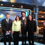 Beim Fernsehinterview mit Popkönig Kirkorov, Moderator Zakotschanskij und Nichte Jenja